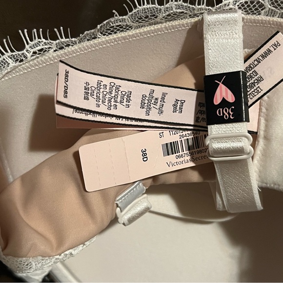 Brand new VICTORIA SECRETS DREAM ANGELS BRA. - Picture 3 of 3